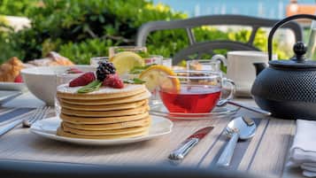 Free daily full breakfast