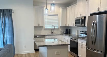 Modern & Cozy Stay âą Near Hobby + Med Center + NRG Perfect for All Travelers