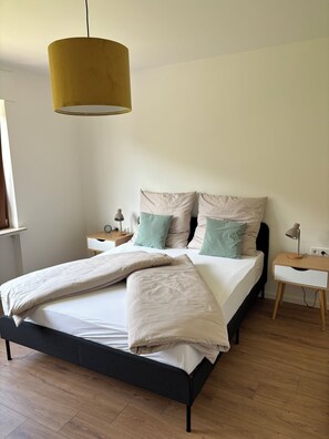 2 makuuhuonetta, Wi-Fi, vuodevaatteet