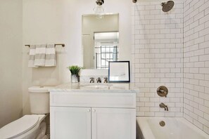 Dutxa, assecador de cabells i tovalloles 