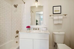 Dutxa, assecador de cabells i tovalloles 