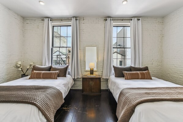 2 bedrooms, desk, iron/ironing board, free WiFi - Southern Historic Luxury | Walk to French Quarter (New Orleans)