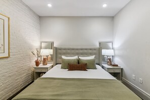 2 bedrooms, desk, iron/ironing board, free WiFi - Southern Historic Luxury | Walk to French Quarter (New Orleans)