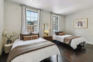 Unclassified image, 2 of 13, button