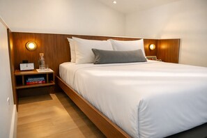 Free WiFi, bed sheets - Hotel SOMA (Fort Worth)