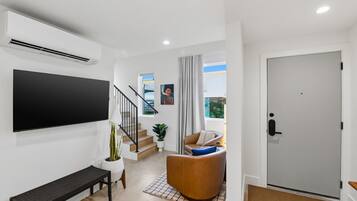 Einzelzimmer, 1 King-Bett, Nichtraucher, Haustiere nicht gestattet | Wohnbereich