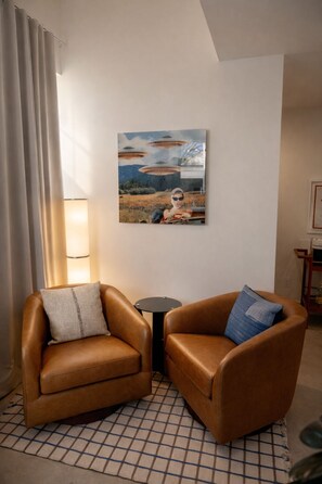 免费 WiFi、床单