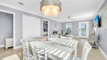 Apartment, Mehrere Betten (Serenity at Sunnyside) | Innenbereich
