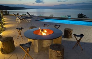 Pool - Beach front home in Razanac (Razanac)