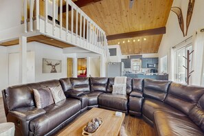 TV, fireplace, DVD player - Family-friendly mountain cabin with fire pit and snow mobile parking (Grand Lake)