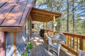 Terrace/patio - Serene Black Hills Forest Cabin w/ Wraparound Deck (Rapid City)