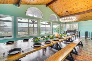 Dining - Mtn & Lake Norris Views: Family Home w/ Game Room! (LaFollette)