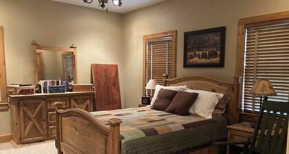 Buddy's Bungalow