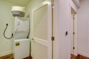 Interior - Old Town Rodney Suite apt 1 5 minutes away from Lititz Springs Park (Lititz)