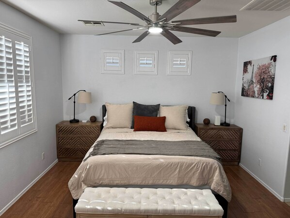 4 bedrooms, iron/ironing board, WiFi, bed sheets