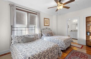 2 bedrooms, desk, free WiFi, bed sheets