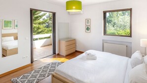 Ảnh chưa phân loại, 4 trong số 28 ảnh, nút