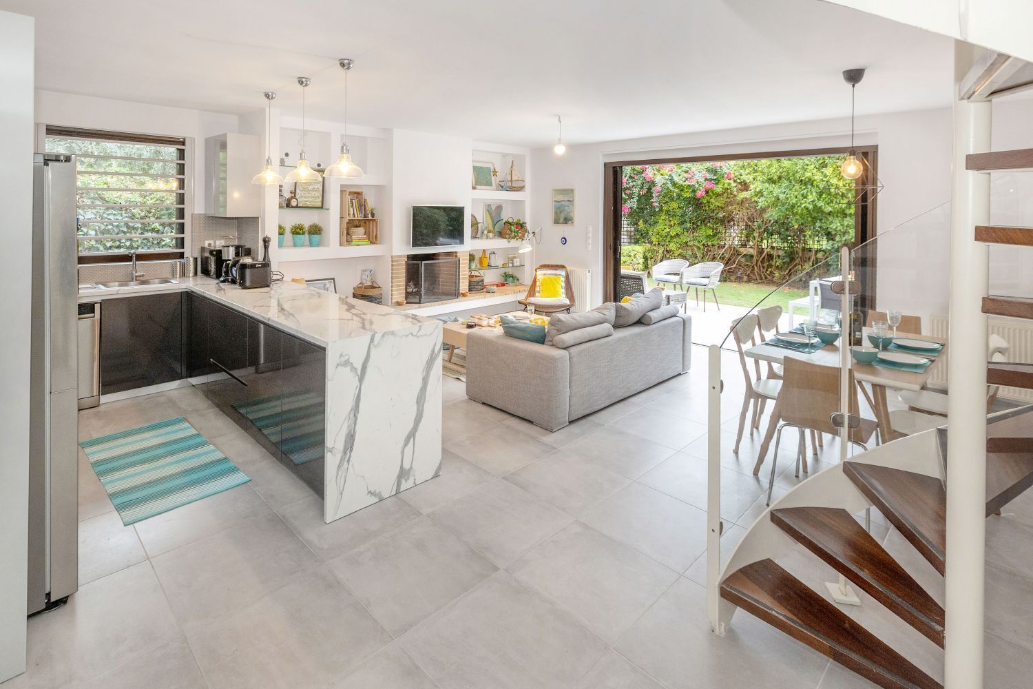 Departamento familiar, vista al jardín | Interior