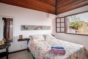 Internet, bed sheets - Cozy house with pool in the center of Buzios. (Buzios)