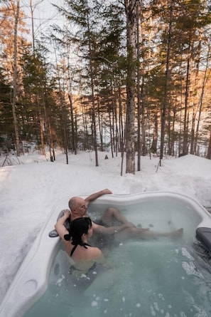 Baignoire à remous extérieure