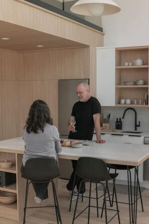 Refrigerador, microondas, horno, lavavajillas