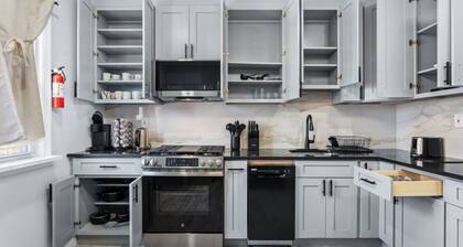 Modern 5BR Duplex w/ Easy NYC Access & Parking
