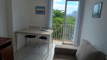 Apartamento, para fumantes | 2 quartos