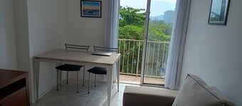 Apto com Piscina e Sauna Perto da Praia da Barra