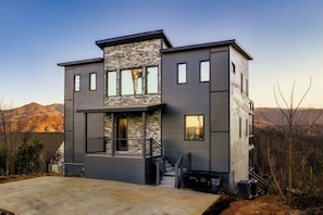 Exterior - Luxury Gatlinburg Cabin w/ Indoor Pool & Mountain Views - Minutes from PG (Gatlinburg)