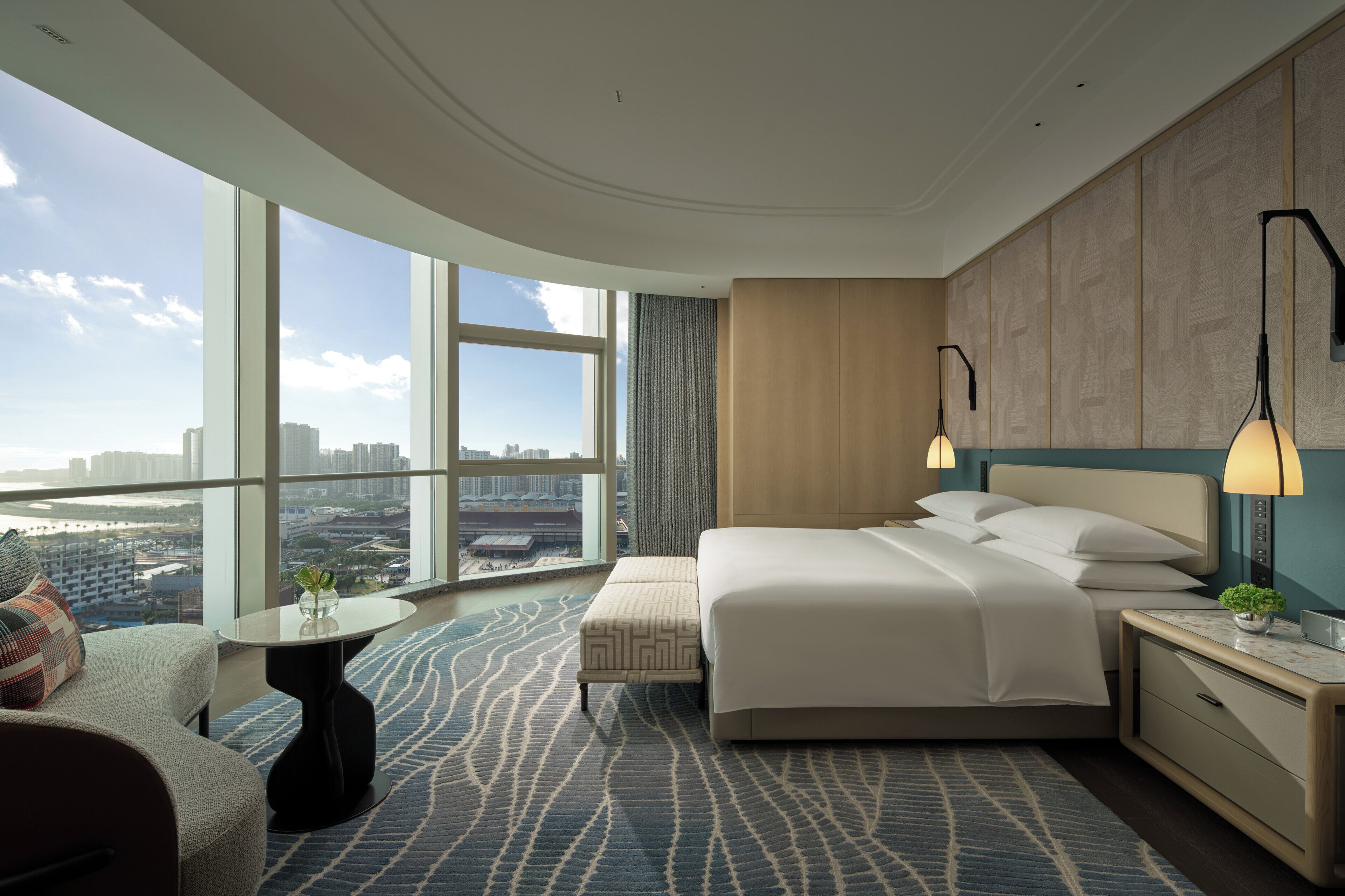 Deluxe Suite, 1 King Bed, Sea View (Macau View)