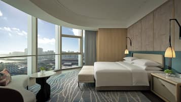 Deluxe Suite, 1 King Bed, Sea View (Macau View)