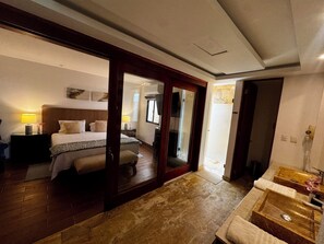 4 soverom, strykejern/-brett, wi-fi og sengetøy