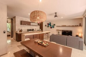 TV - Exclusive Condo - Free Beach Pass & Bikes & Private Pool (Tulum)