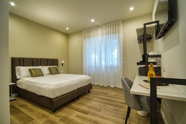 Double or Twin Room, Garden View | Desk, laptop workspace, soundproofing, WiFi (free)
