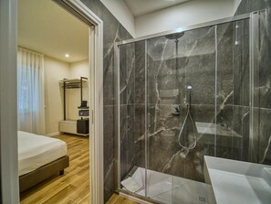 Double or Twin Room, Garden View | Bathroom | Hair dryer, towels, soap, shampoo - Gioia Guest House  (Ciampino)