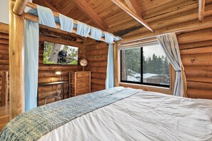 3 bedrooms, desk, free WiFi, bed sheets - MoonridgeMystique-LuxuryLogHome-SlopesTrailsLake-Spa-Arcade-EV-5CarP-Firepit-BBQ (Big Bear Lake)