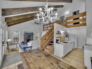 Interior - Walk to Slopes-Mountain Views-Firepit-Sleeps 10 (Beech Mountain)