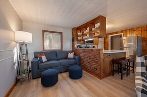 TV - Bear`s Den Cottage on McKinney Lake — Cozy 2BR/1BA with Kitchen & Dining (Grand Rapids)