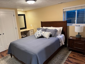 Silitysrauta/-lauta, Wi-Fi, vuodevaatteet