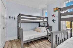 5 chambres, lit parapluie, Wi-Fi gratuit, draps fournis