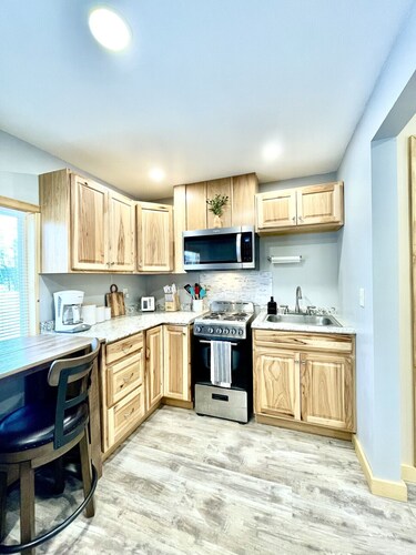 Moonlight Cottage | McKinney Lake Cottages | One Bedroom | One Bath