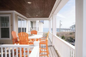 Outdoor dining - The Shipwright by Mira-Mar (Wrightsville Beach)