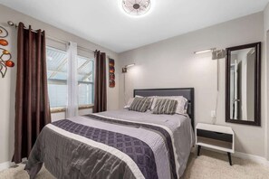 2 bedrooms, iron/ironing board, WiFi, bed sheets - 3 Min Walk to Beach | Modern Coastal Retreat (Indian Rocks Beach)