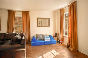 Televisie en een open haard