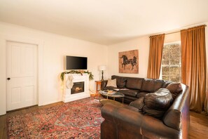 Televisie en een open haard