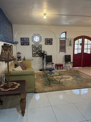 Interior - Charming 3-bedroom villa with AC in Duncan's Bay (Duncan's Bay)