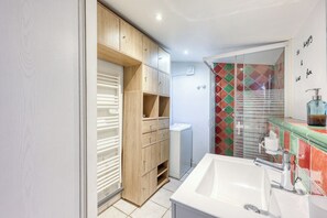 Towels, soap, shampoo, toilet paper - Havre Méditerranéen vers Toulon - Garden & Terrace (Six-Fours-les-Plages)