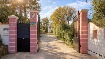 Enceinte de lâhĂ©bergement