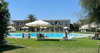 LoveBoatSuiteRome 5 minutes from Fiumicino airport your love retreat