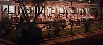 LoveBoatSuiteRome 5 minutes from Fiumicino airport your love retreat